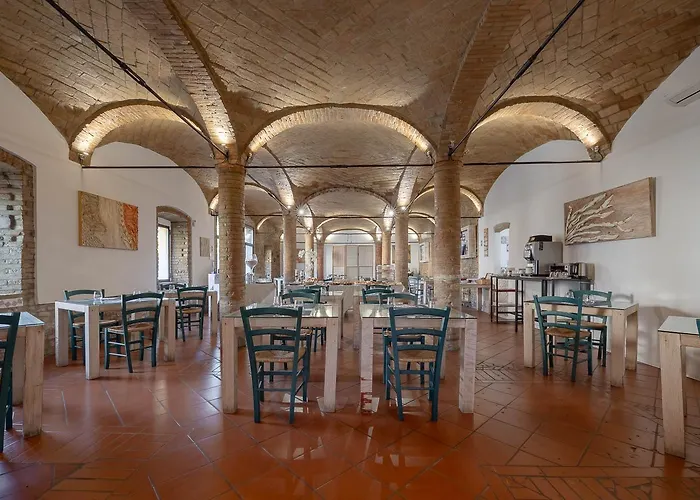 Dmora Retreat Готель