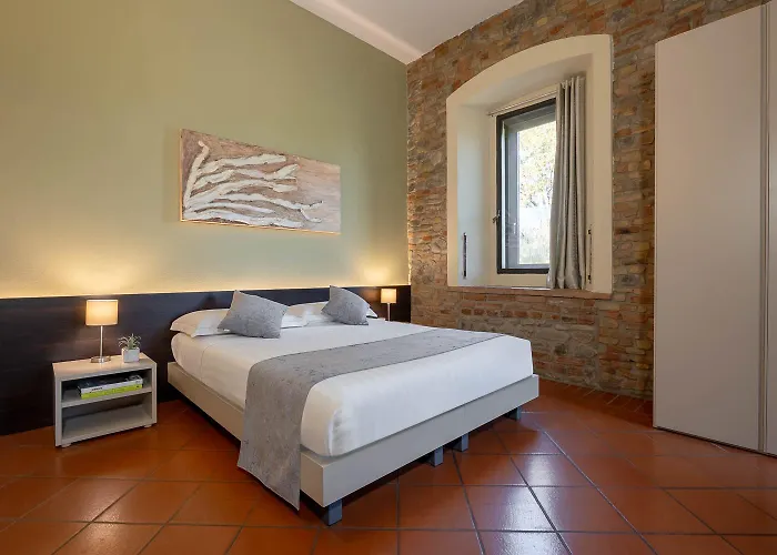 Dmora Retreat * Парма