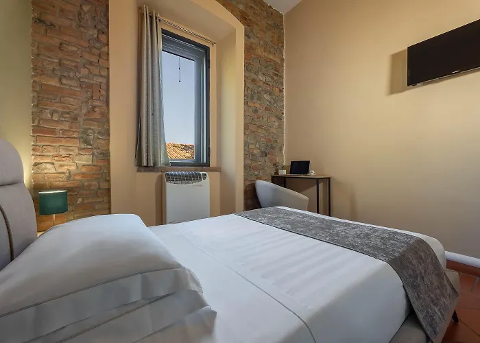 Dmora Retreat * Парма