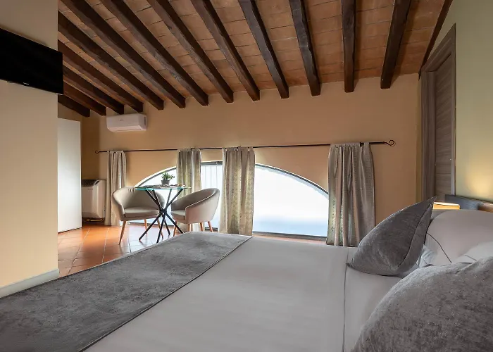 Готель Dmora Retreat