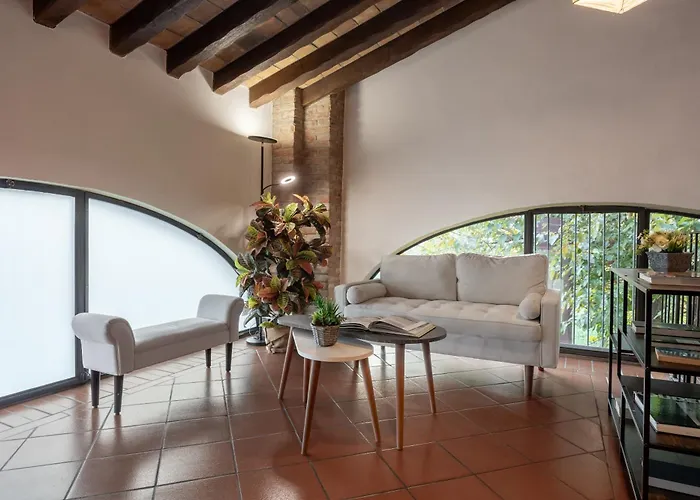 Dmora Retreat * Парма