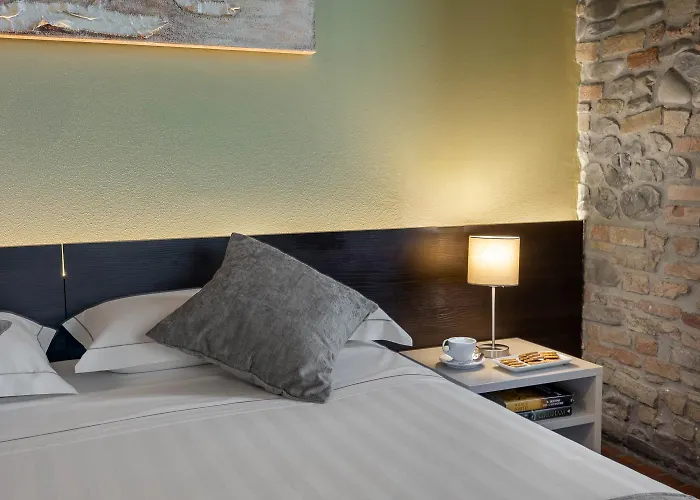 Готель Dmora Retreat *