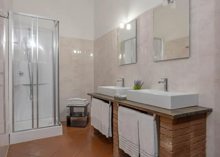 Dmora Retreat * Парма