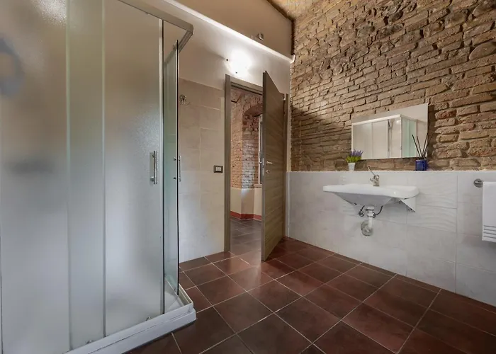 Dmora Retreat * Парма